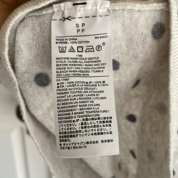Grey and black Banana Republic light weight knit sweater / top - Picture 4 of 4